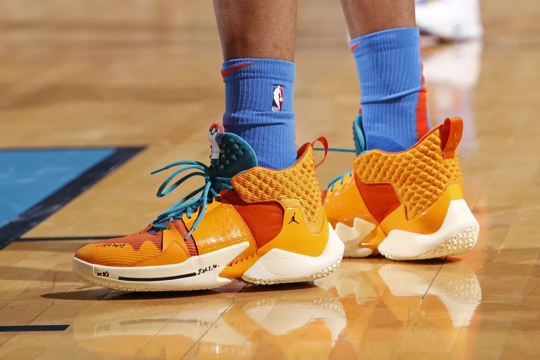 边后卫前插 边后卫前插